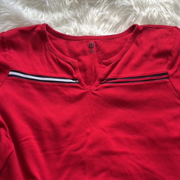 Tommy Hilfiger v neck T shirt - Picture 10 of 10